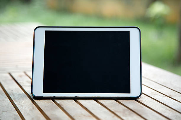 istock outdoor closeup on pad 490546908