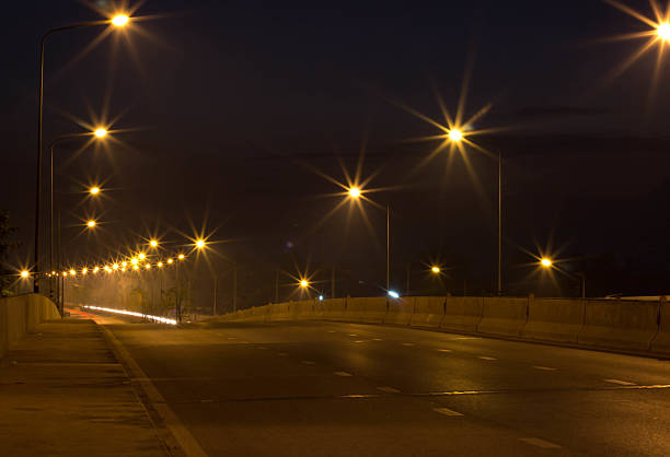 illuminazione - ayalon freeway foto e immagini stock