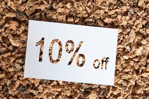 Poster 10% discount on cork background