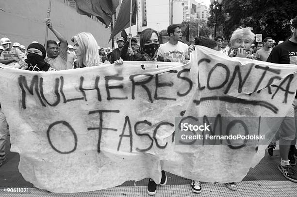 Os Manifestantes - Fotografias de stock e mais imagens de Direitos Humanos - Direitos Humanos, Preto e Branco, Protesto