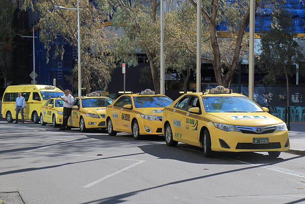 タクシーメルボルンは、オーストラリア - transportation public transportation melbourne victoria state ストックフォトと画像