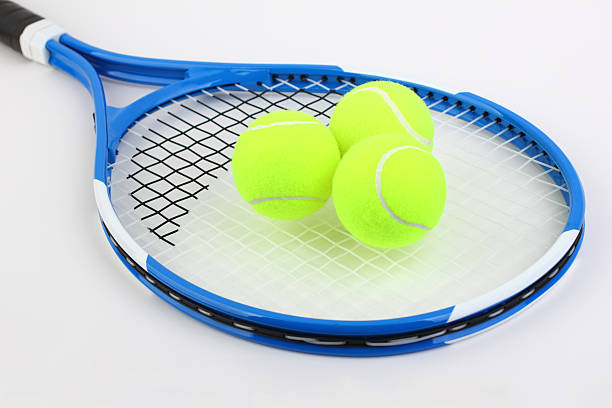 テニスロケットやボール - tennis ball ball isolated sport ストックフォトと画像