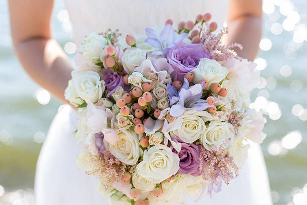 bouquet da sposa - flower arrangement flower bouquet arrangement foto e immagini stock