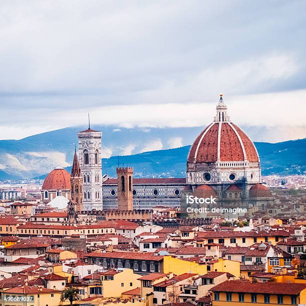 Firenze La Cupola Di Santa Maria Del Fiore - Fotografie stock e altre immagini di Primavera - Primavera, Senza persone, Toscana - Italia