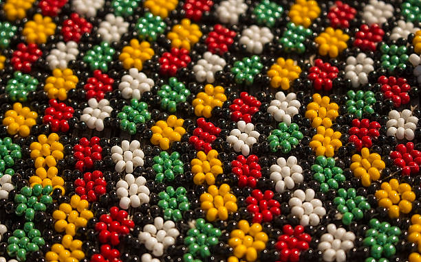 african tradicional de hecho a mano, colorido encapsulados bracelets necklaces ornament. - south africa zulu bead african descent fotografías e imágenes de stock