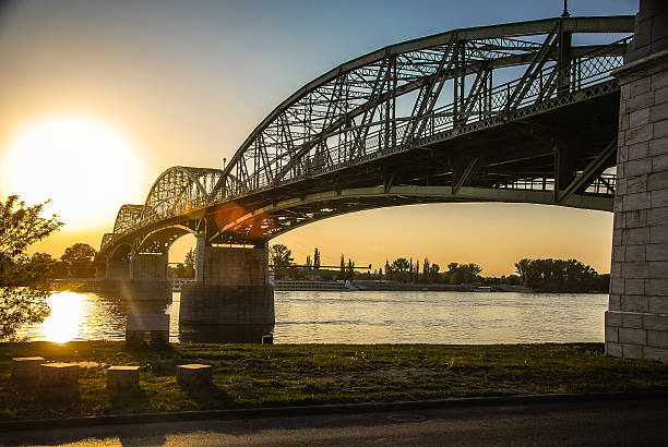 istock Maria Valeria Bridge at Dusk 490693121