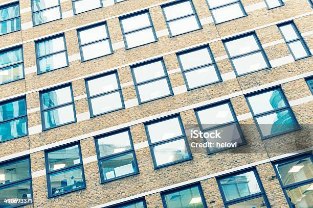 Moderne Gebäude London Stockfoto und mehr Bilder von 21. Jahrhundert - 21. Jahrhundert, Arbeitsstätten, Architektonisches Detail