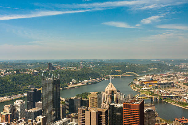 istock Pittsburgh, Pennsylvania - River view skyline from the tallest b 490738967