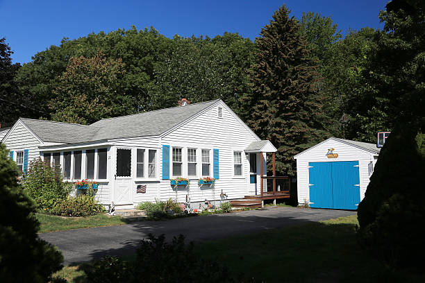 ニューイングランドハウス、ogunquit 、メーヌ、アメリカ製。 - colonial style house residential structure siding ストックフォトと画像