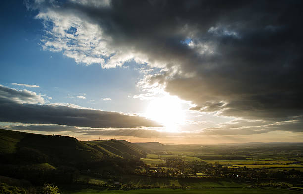 istock Stunning vibrant Summer sunset over escarpemt landscape 490776113