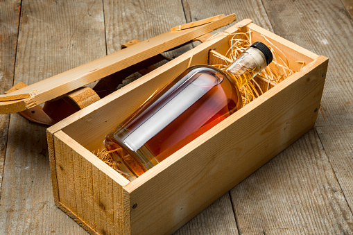 Gift box wooden crate barrel aged whisky bourbon liquor whiskey bottle small cask aged fine craft whiskey rum tequila package shipping