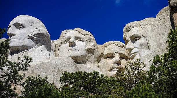 cztery prezesów na mount rushmore w stan dakota południowa - mt rushmore national monument south dakota president day zdjęcia i obrazy z banku zdjęć