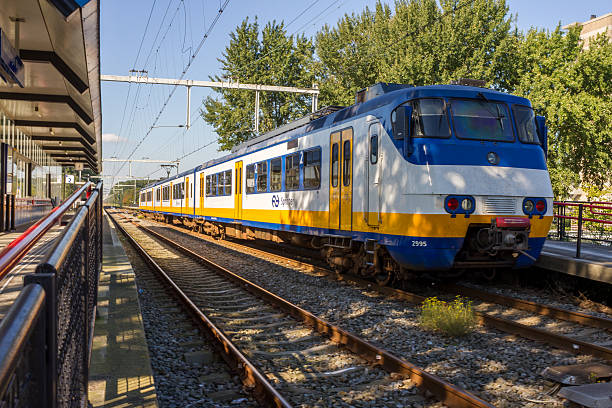 dutch railway station - ns stockfoto's en -beelden