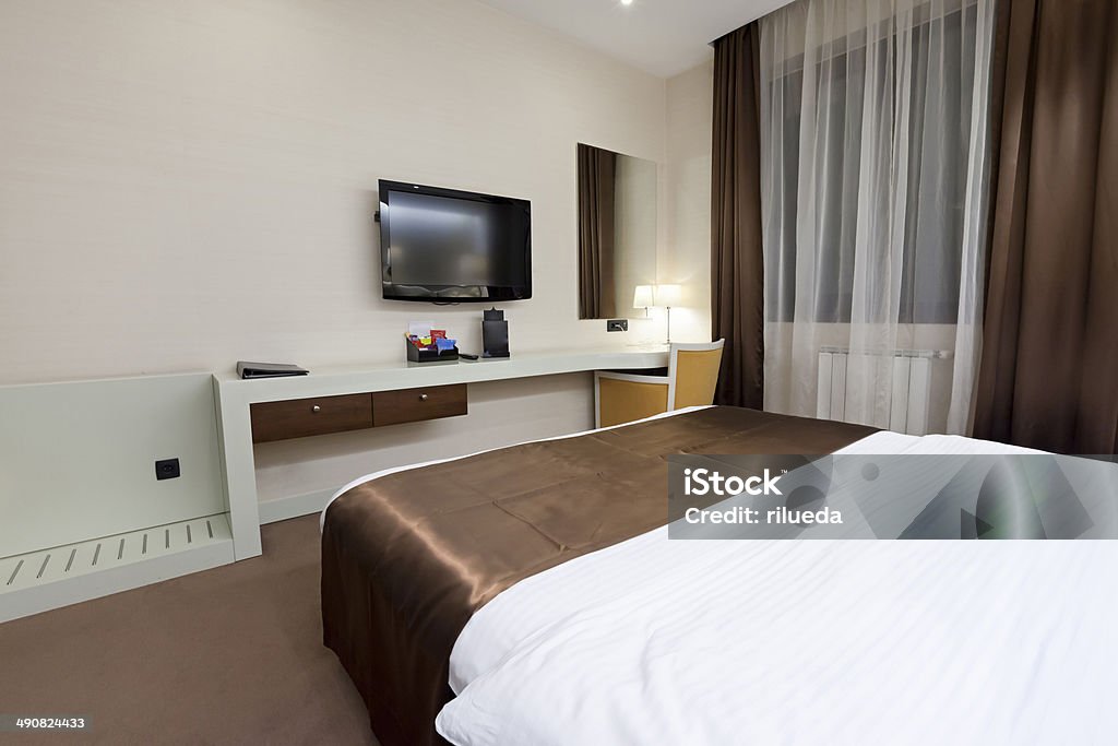 Stilvolle Zimmer mit Doppelbett - Lizenzfrei Abenddämmerung Stock-Foto