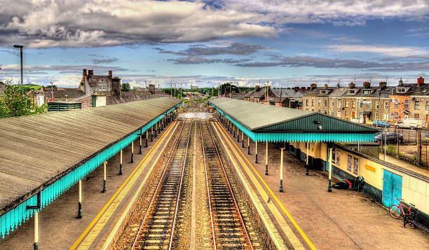 coleraine dworca kolejowego-hrabstwo londonderry, irlandia północna - coleraine zdjęcia i obrazy z banku zdjęć