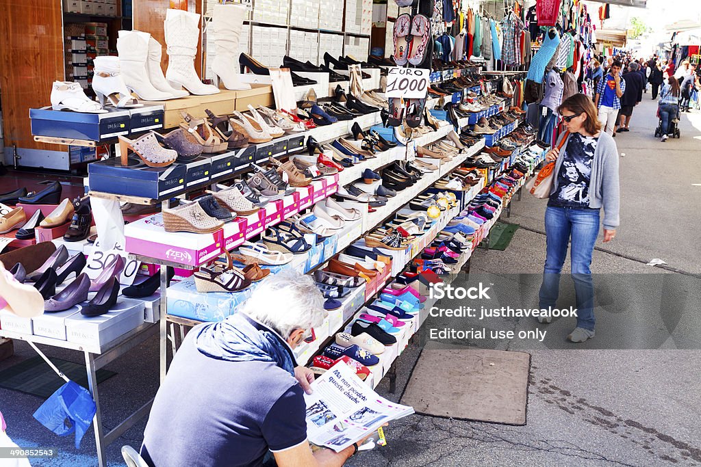 Zapato proveedor y puesto de mercado - Foto de stock de Adulto libre de derechos