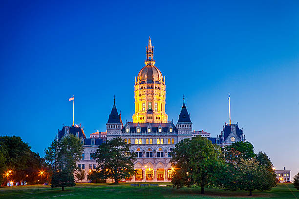 Connecticut State Capitol Building In Hartford The Connecticut State Capitol building in downtown Hartford at night. connecticut state capitol building stock pictures, royalty-free photos & images