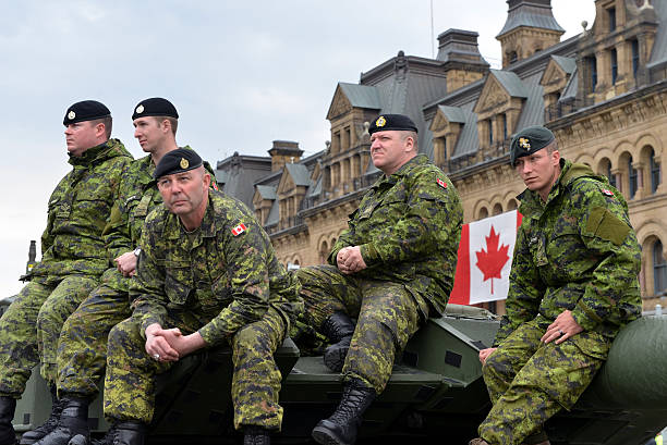 kanada veteranen ehrt afghanistan - canadian soldier stock-fotos und bilder