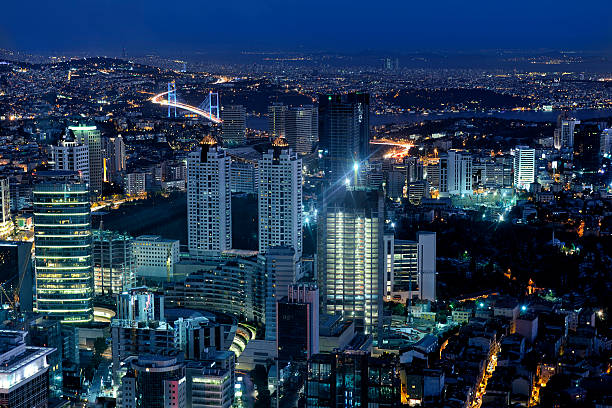 blick auf die wolkenkratzer in istanbul - istanbul bosphorus road street stock-fotos und bilder