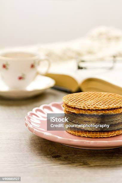 Xarope Waffle Pilha - Fotografias de stock e mais imagens de Bolacha - Bolacha, Chá da Tarde, Comida