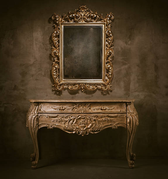 Old mirror and commode Baroque mirror with commode dresser stock pictures, royalty-free photos & images