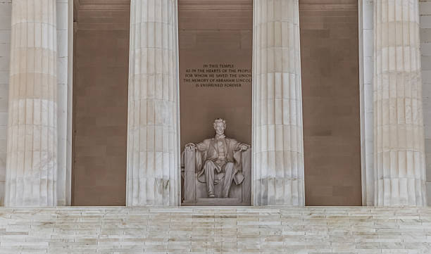 istock Lincoln Memorial in Washington DC - Close Up Duotone 490891168