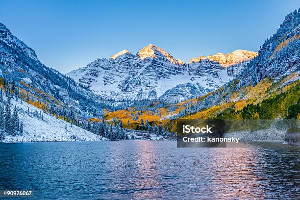 Maroon Bells At Sunrise Apen Co Stock Photo - Download Image Now - Colorado, Mountain, Maroon Bells