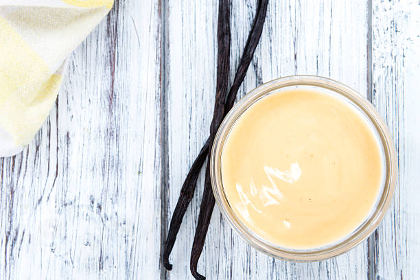 istock Portion of Vanilla Sauce 490963356
