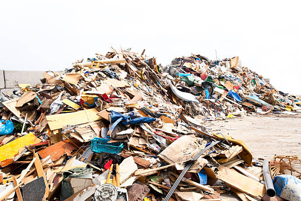 escombrera de prosperidad - recycling paper garbage landfill fotografías e imágenes de stock