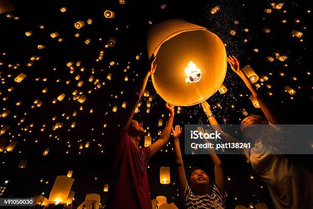 Laterne Stockfoto und mehr Bilder von Laterne - Laterne, Traditionelles Fest, Thailand