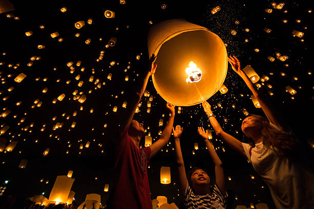 linterna - vela equipo de iluminación fotografías e imágenes de stock