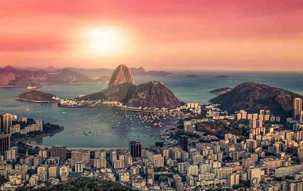 panorama do nascer do sol no rio de janeiro, brasil - rio de janeiro guanabara bay sugarloaf mountain beach imagens e fotografias de stock