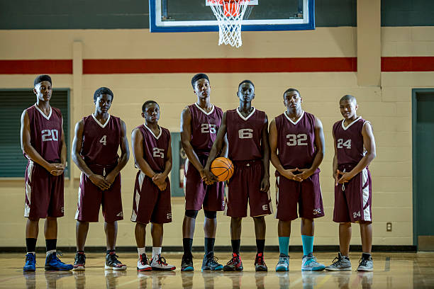 permainan basket - tim olahraga foto potret stok, foto, & gambar bebas royalti