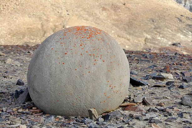 istock Spherolith - mysterious stones from Arctic 491082754