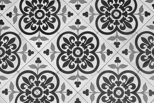 Vintage Floral Pattern Wall Paper in Black and White
