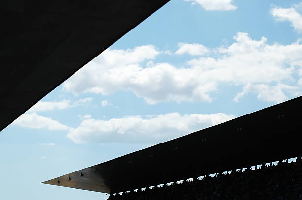 último pista - paddock fotografías e imágenes de stock