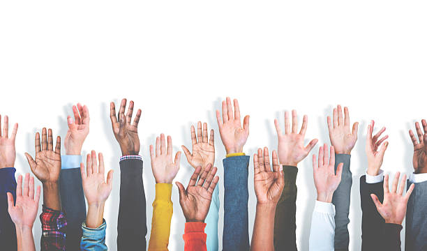 grupa multiethnic różnych ręce podniesione koncepcja - hand raised arms raised multi ethnic group human hand zdjęcia i obrazy z banku zdjęć