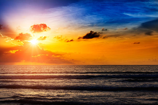 istock Beautiful orange sun rise 491189292