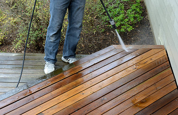 60+ Pressure Washer Cleaning A Weathered Deck Stock Photos, Pictures &  Royalty-Free Images - iStock