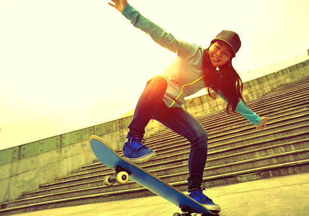 スケートボード - skateboard park skateboarding practicing stunt ストックフォトと画像