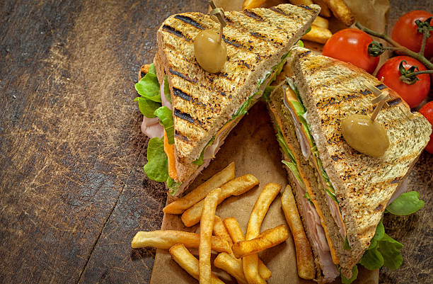 клубный сэндвич - club sandwich sandwich french fries turkey стоковые фото и изображения