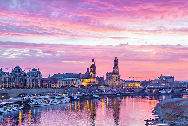 istock Purple sunset in Dresden 491293570