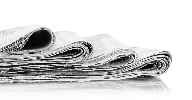 los periódicos - newspaper reportage stack journalist fotografías e imágenes de stock