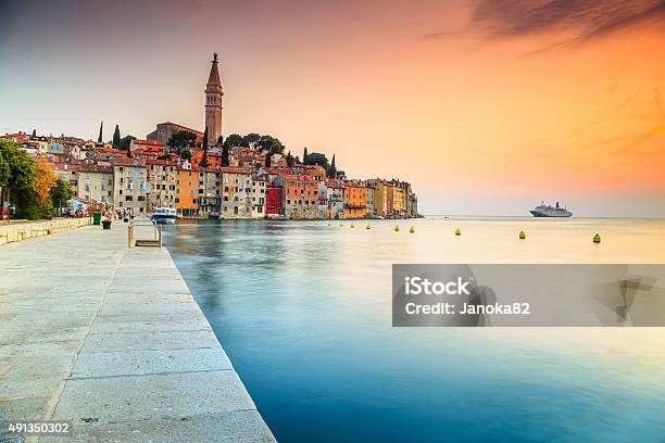 Atemberaubenden Sonnenuntergang In Rovinj Altstadt Von Istrien Region Kroatien Europa Stockfoto und mehr Bilder von Kroatien