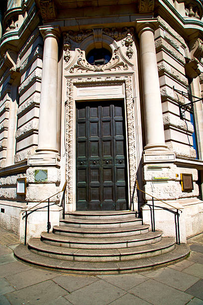 istock parliament in london old   and   wall 491374478