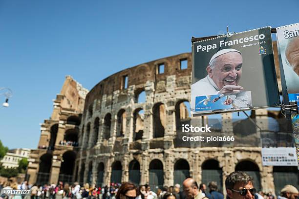 Papa Francesco Bergoglio Poster E Souvenir - Fotografie stock e altre immagini di Arte - Arte, Arti e mestieri, Capitali internazionali