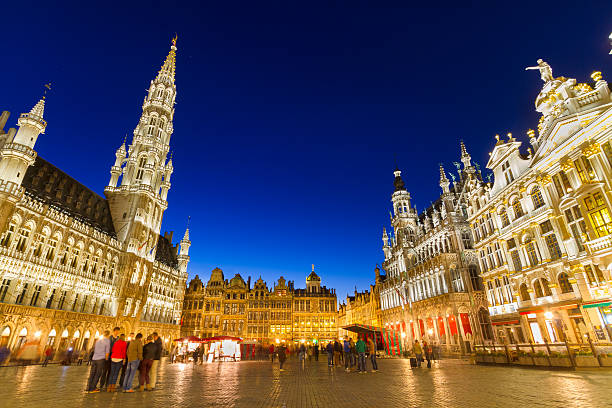 grote markt, bruxelles, in belgio, in europa. - brussels belgium arranging majestic foto e immagini stock