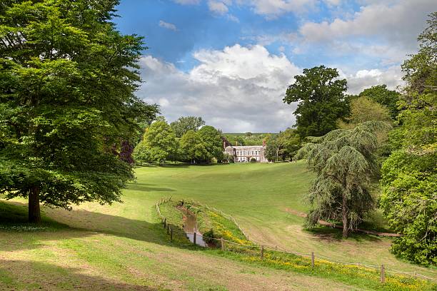 cockington court, devon (inglaterra - torquay fotografías e imágenes de stock