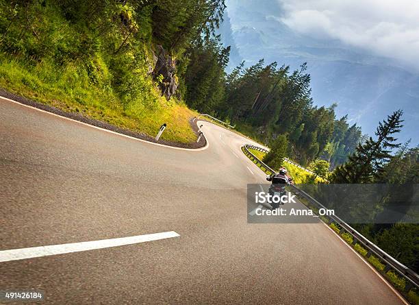 Biker Im Österreichischen Berge Stockfoto und mehr Bilder von Motorrad - Motorrad, Fahren, Fernverkehr