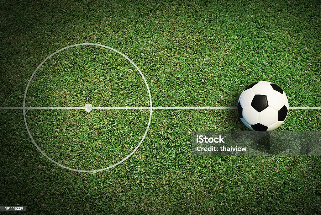 Футбольный мяч - Стоковые фото Американский футбол - мяч роялти-фри